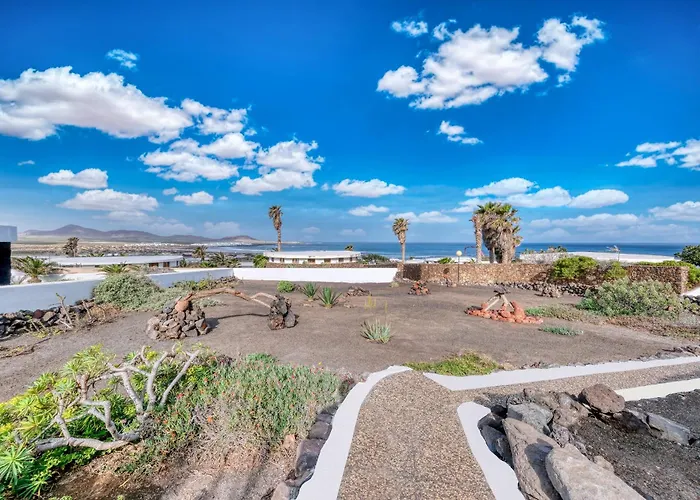 Mar 122 - Ocean Views - 2 Min By Lanzarote Holiday home Famara