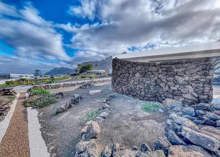 Mar 122 - Ocean Views - 2 Min By Lanzarote Holiday home Famara